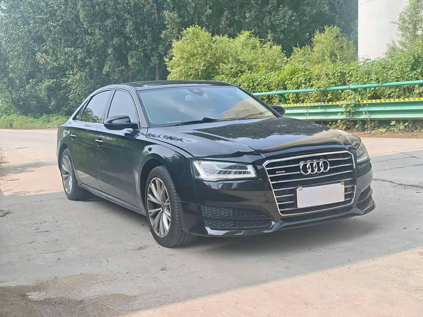 Audi A8 2017 — Photo 3/11