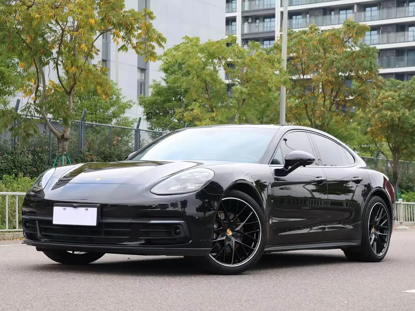 Porsche Panamera 2017 — Photo 1/15