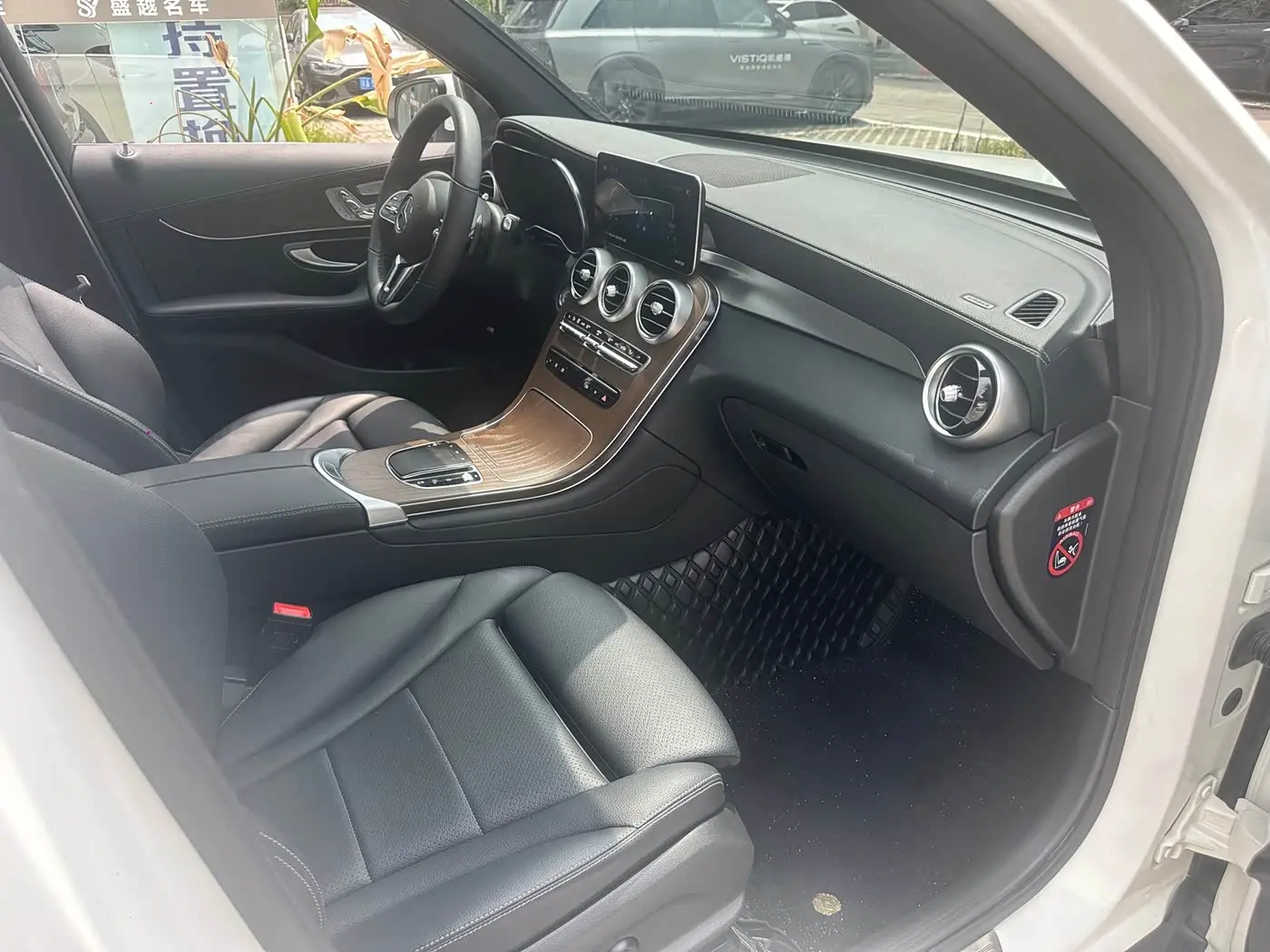 Mercedes-Benz GLC 2023 — Photo 12/15