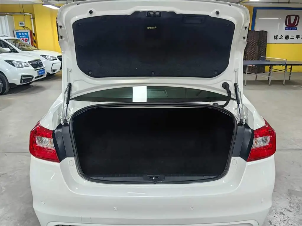 Subaru Legacy 2017 — Photo 9/20