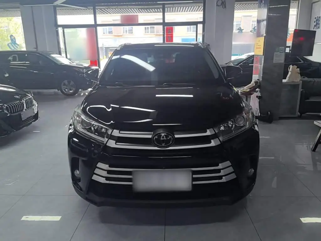 Toyota Highlander 2019 — Фото 3/20