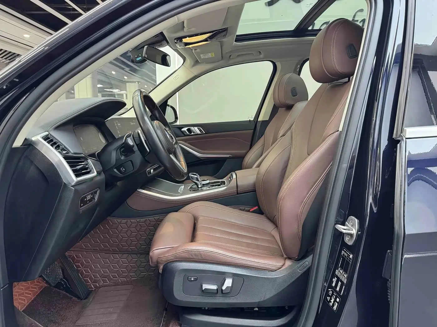 BMW X5 2021 — Photo 7/10