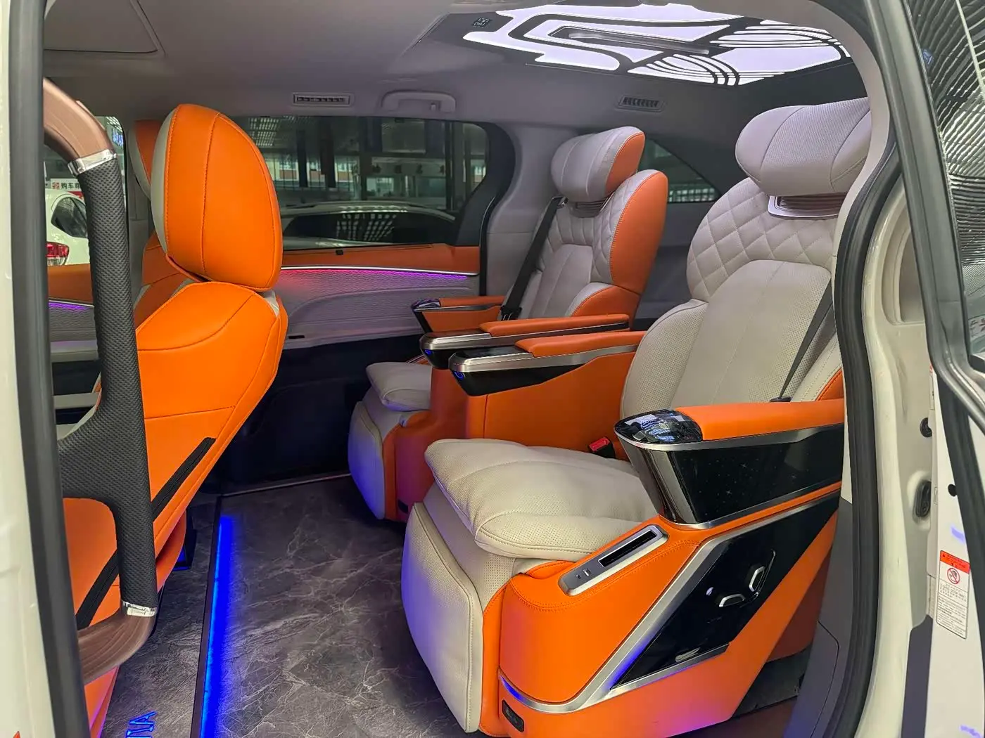 Toyota Granvia 2025 — Photo 8/11