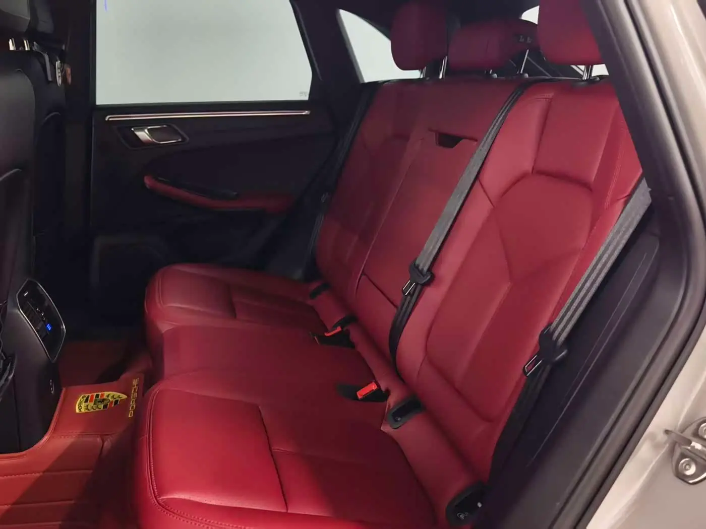 Porsche Macan 2022 — Photo 10/12