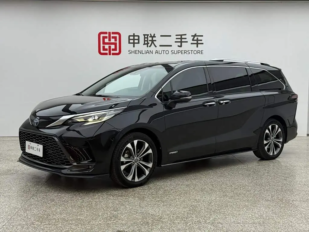 Toyota Granvia 2023 — Photo 1/15