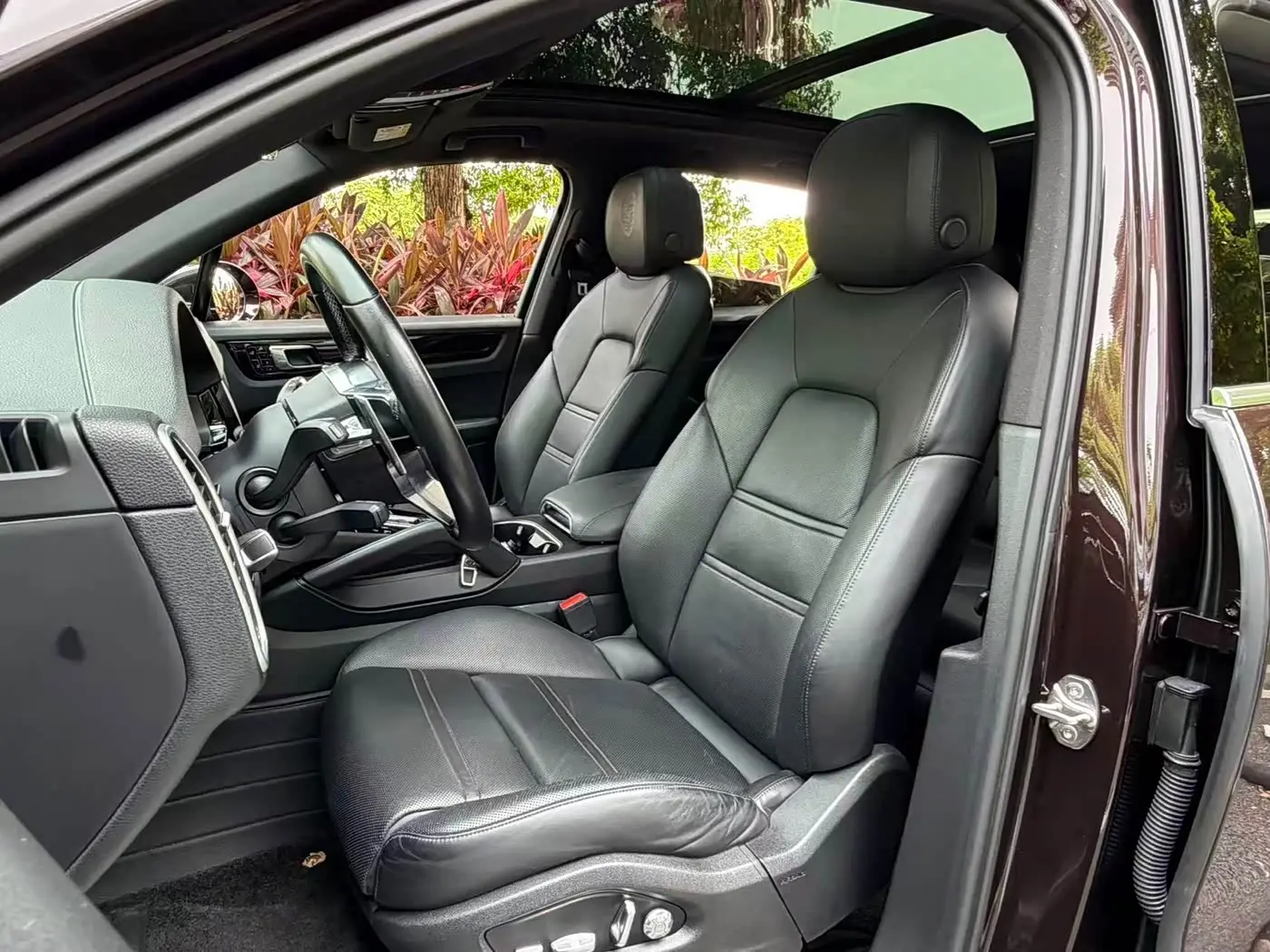 Porsche Cayenne 2020 — Photo 12/20