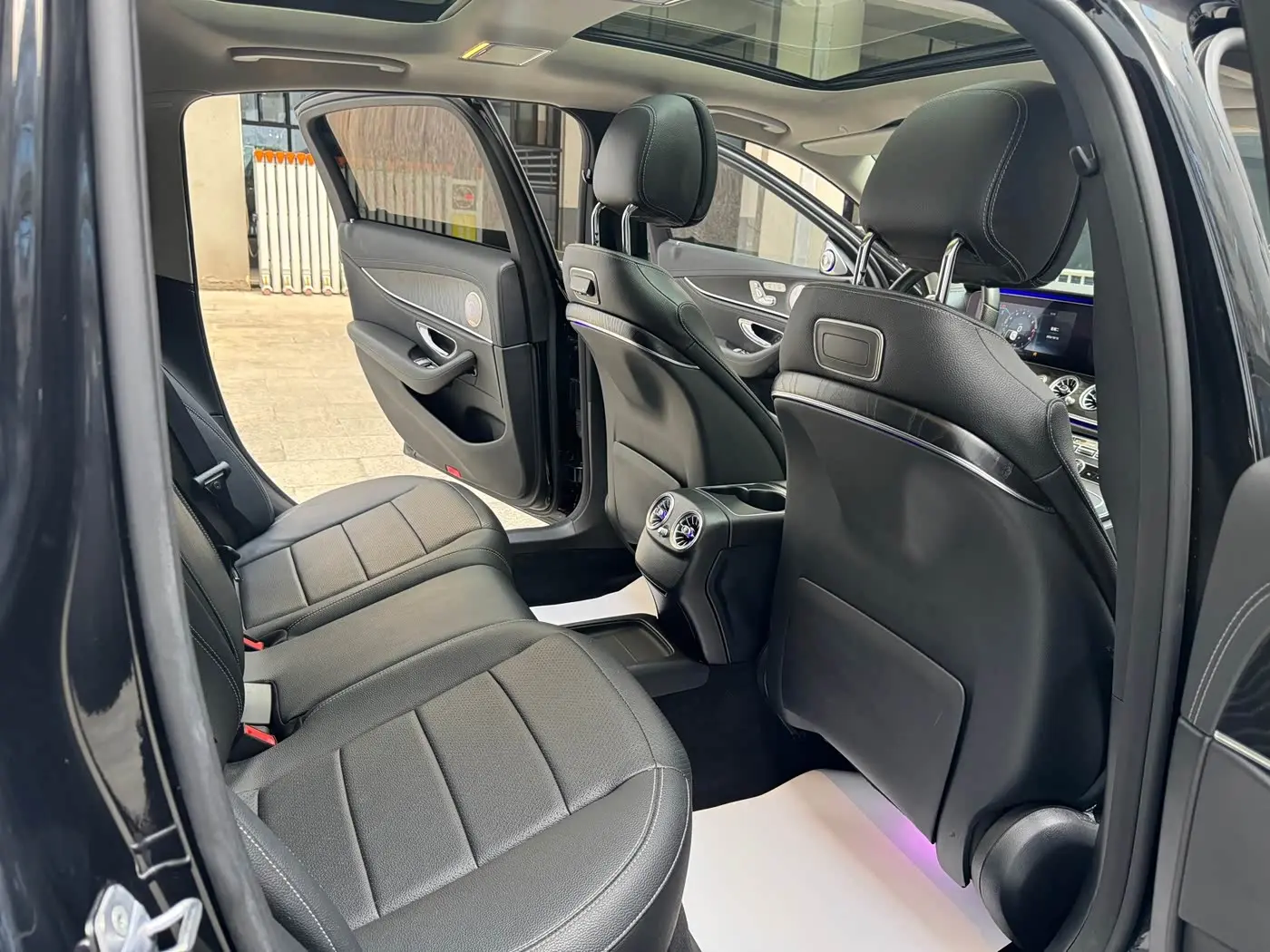 Mercedes-Benz E-Class 2019 — Фото 11/15