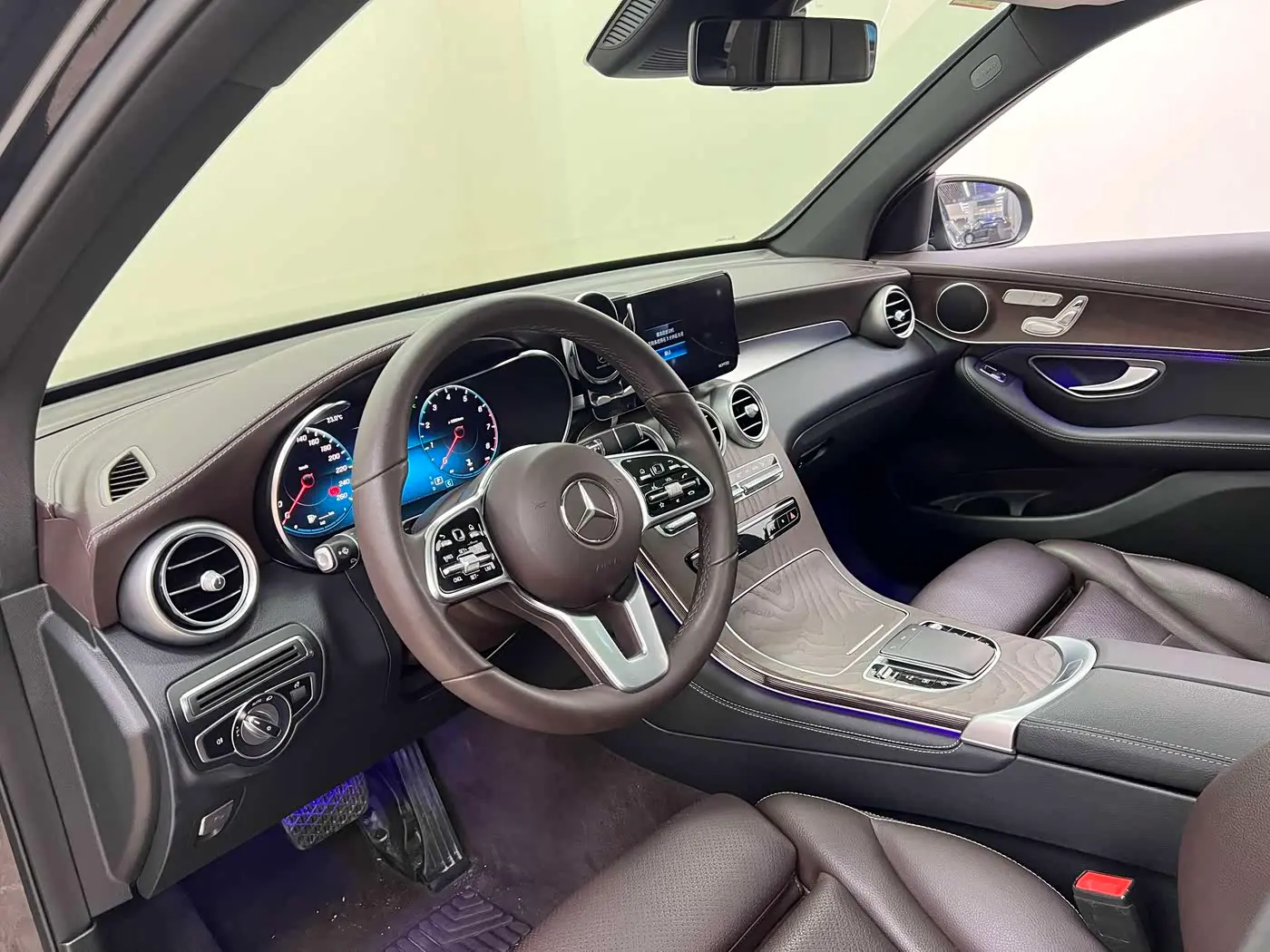 Mercedes-Benz GLC 2020 — Photo 6/20