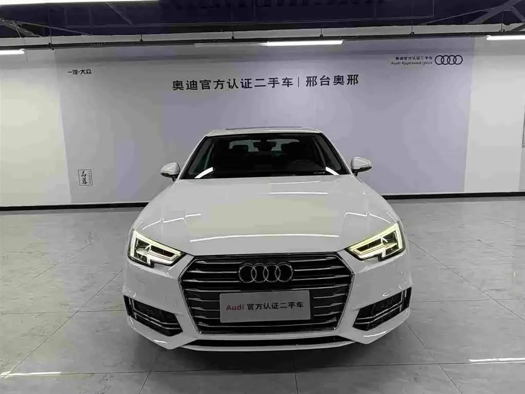 Audi A4L 2019 — Фото 2/17