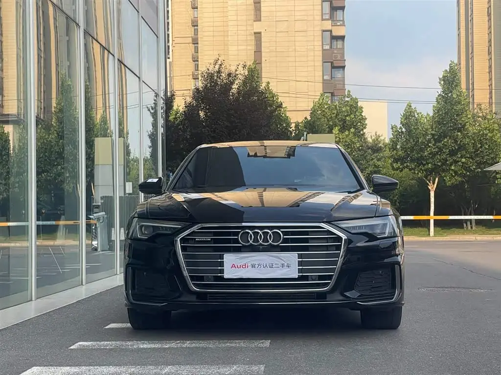 Audi A6L 2020 — Photo 2/9