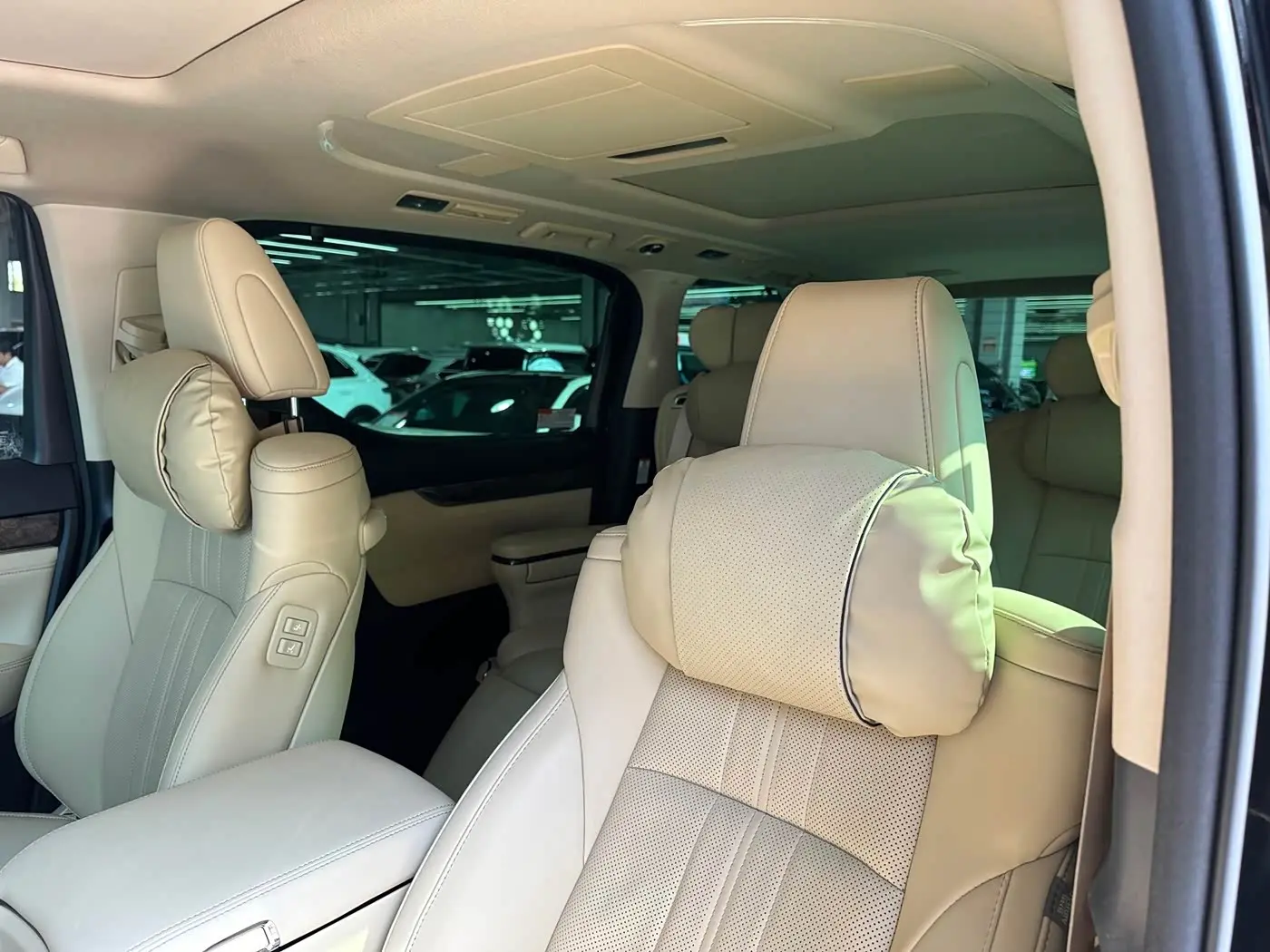 Toyota Vellfire 2020 — Photo 9/19