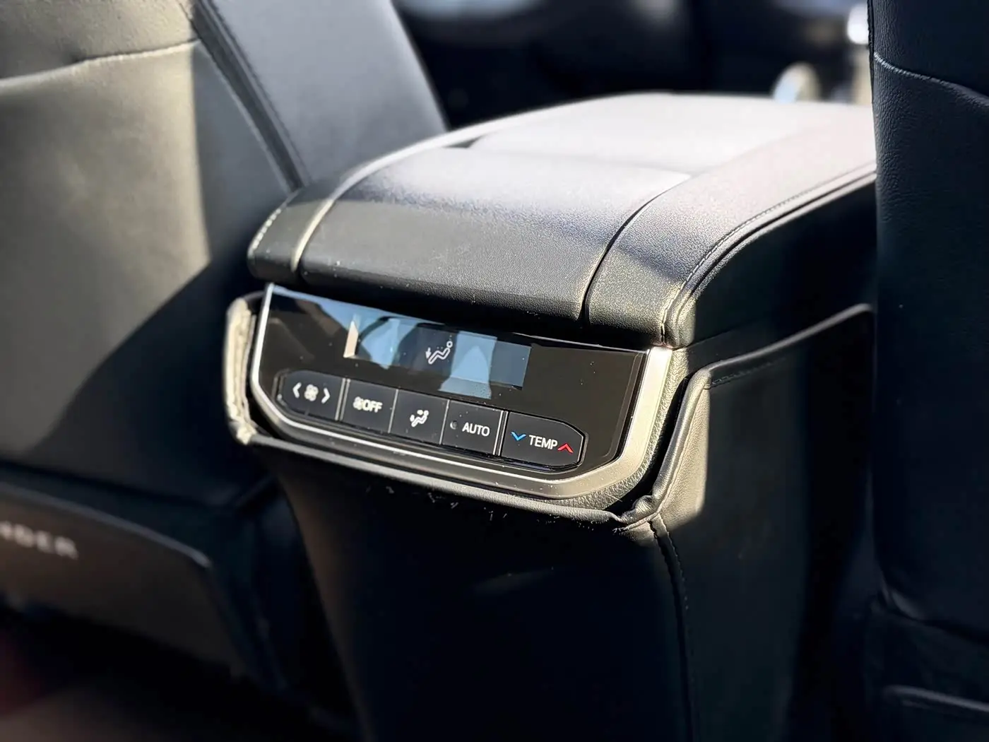 Toyota Highlander 2024 — Photo 16/20