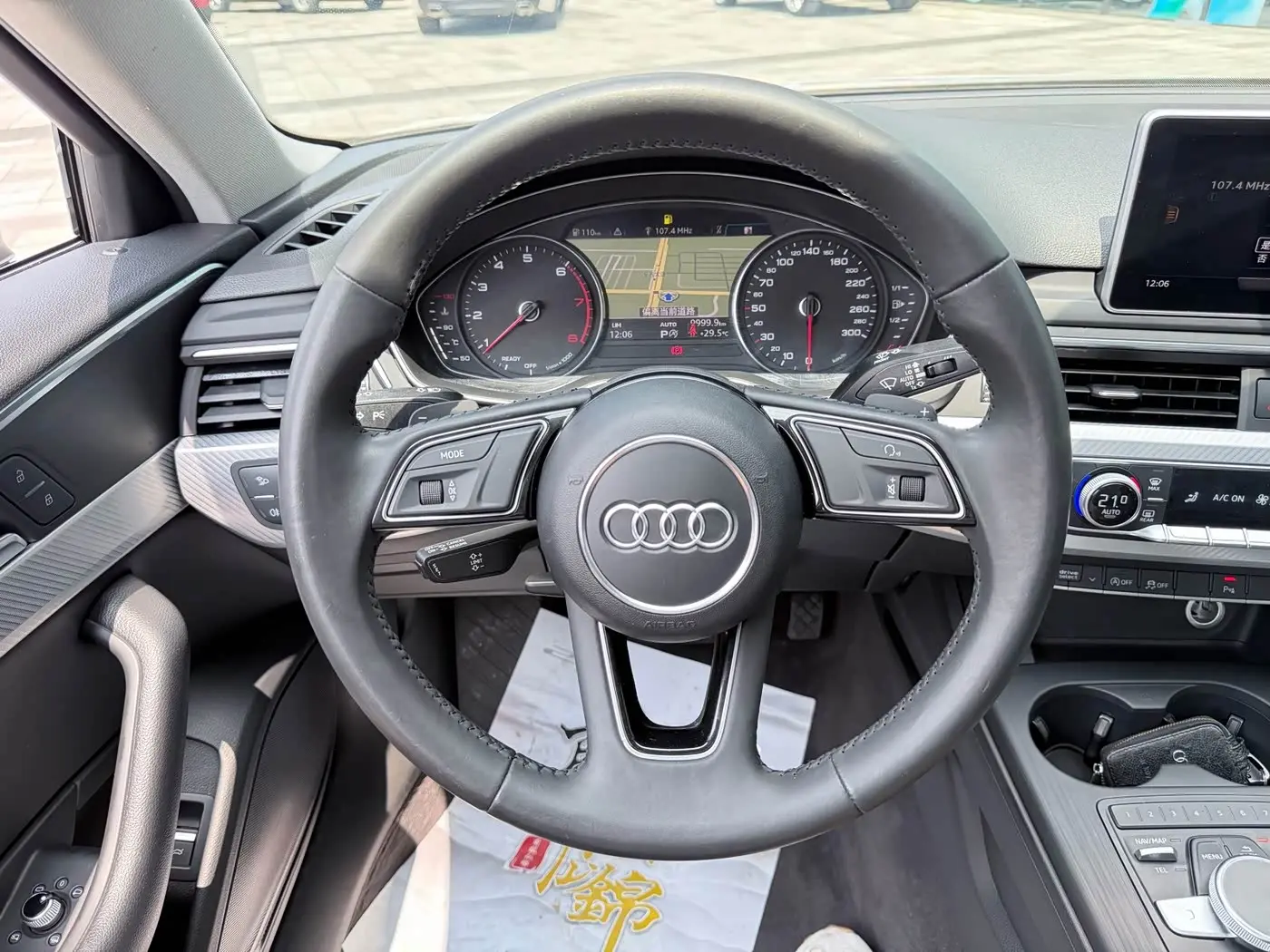 Audi A4L 2018 — Фото 15/20