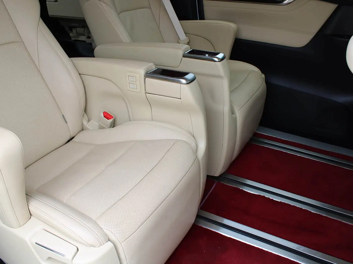 Toyota Alphard 2016 — Фото 14/20