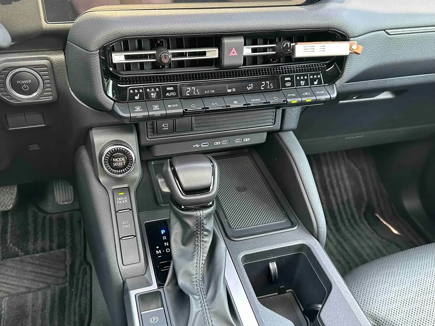 Toyota Prado 2025 — Photo 16/19