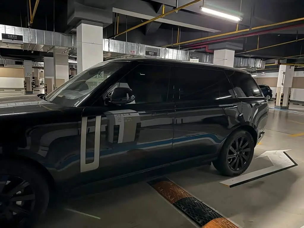 Land Rover Range Rover 2023 — Фото 4/10