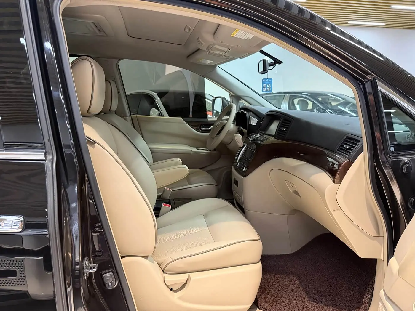 Nissan Quest 2016 — Şəkil 19/20