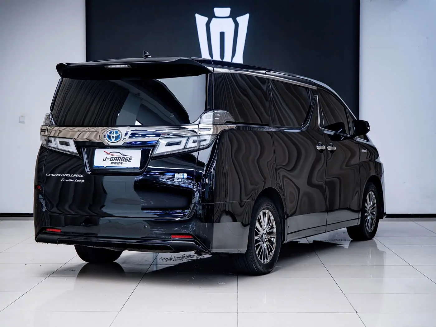 Toyota Vellfire 2021 — Фото 7/11