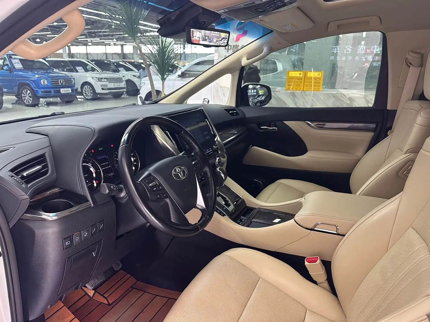 Toyota Alphard 2022 — ფოტო 5/20
