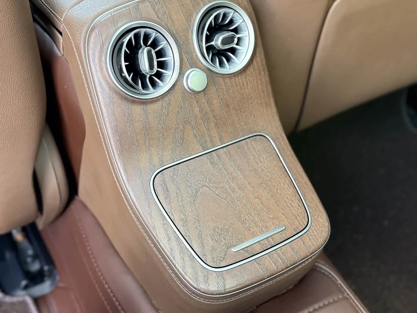 Mercedes-Benz E-Class 2021 — Фото 20/20