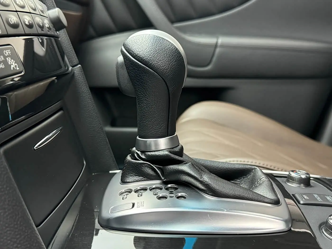 Infiniti QX70 2014 — Photo 15/18