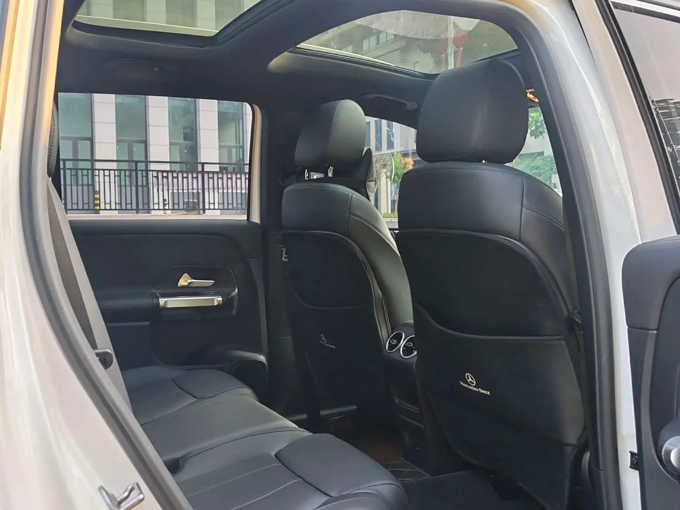 Mercedes-Benz GLB 2022 — Фото 12/14