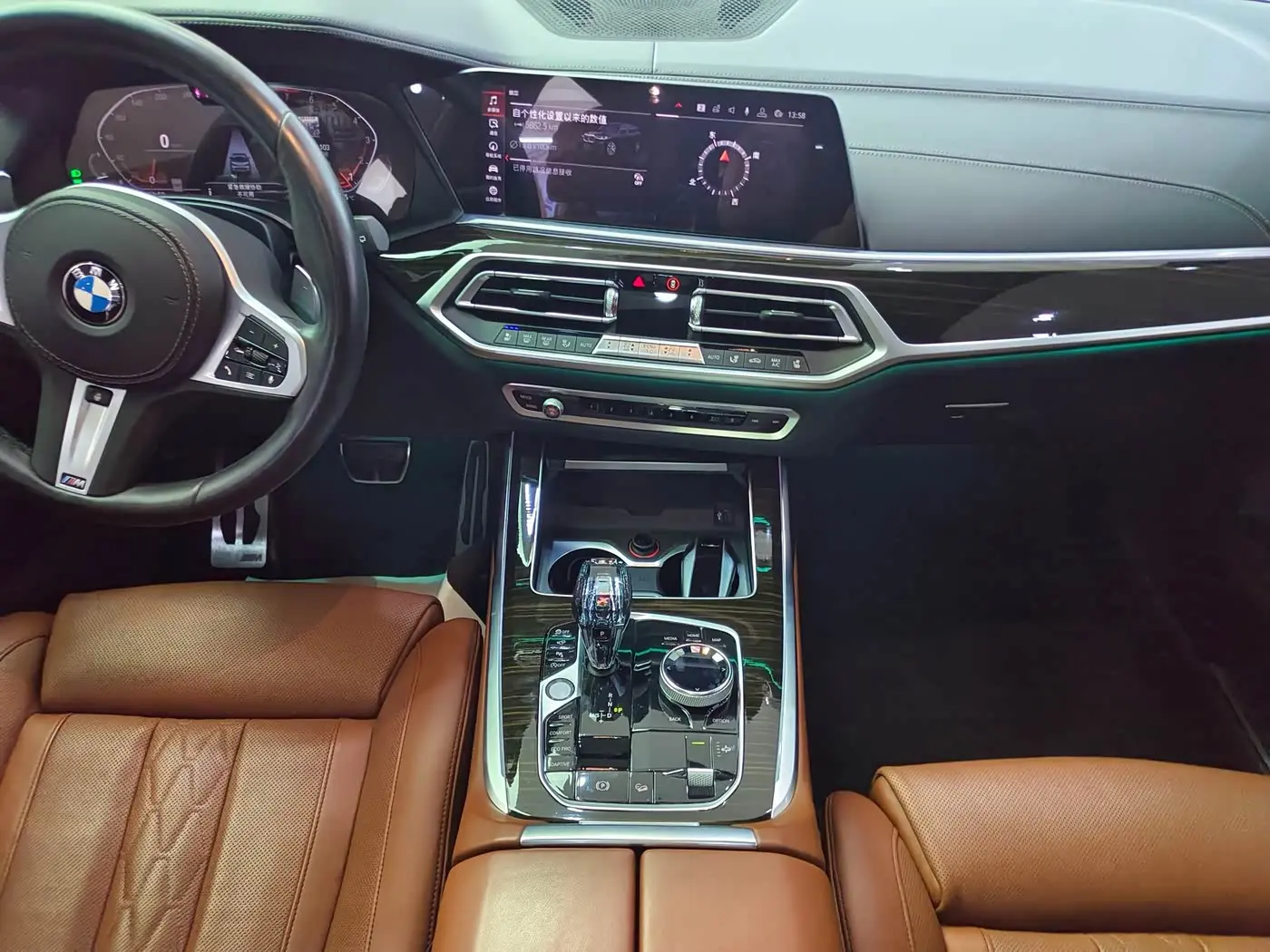 BMW X7 2020 — Фото 13/18