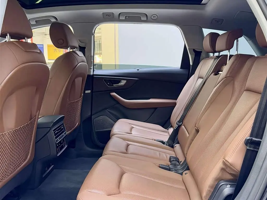 Audi Q7 2021 — Şəkil 7/18