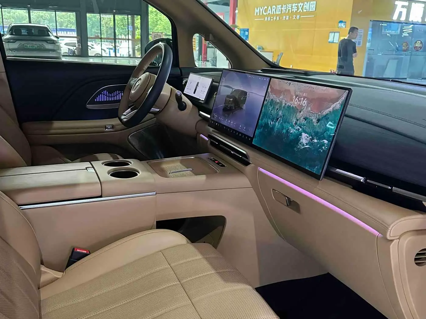 Voyah Auto Voyah Dreamer 2025 — Photo 18/20