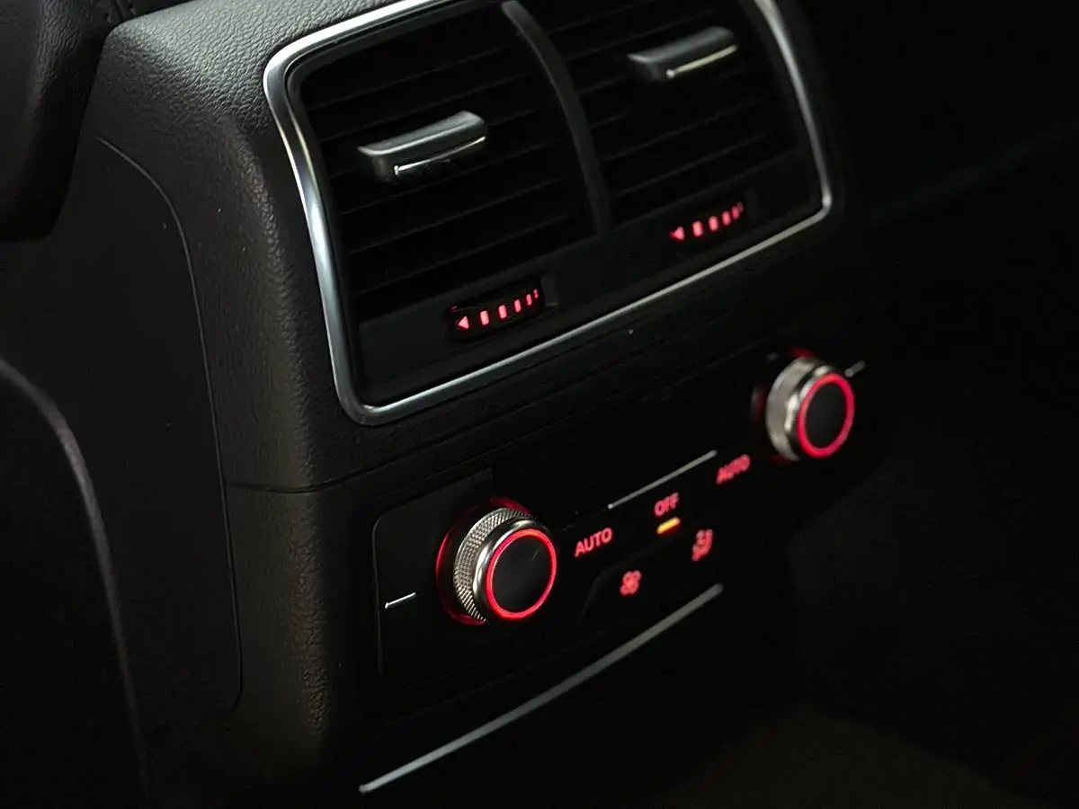 Audi S6 2013 — Фото 14/16