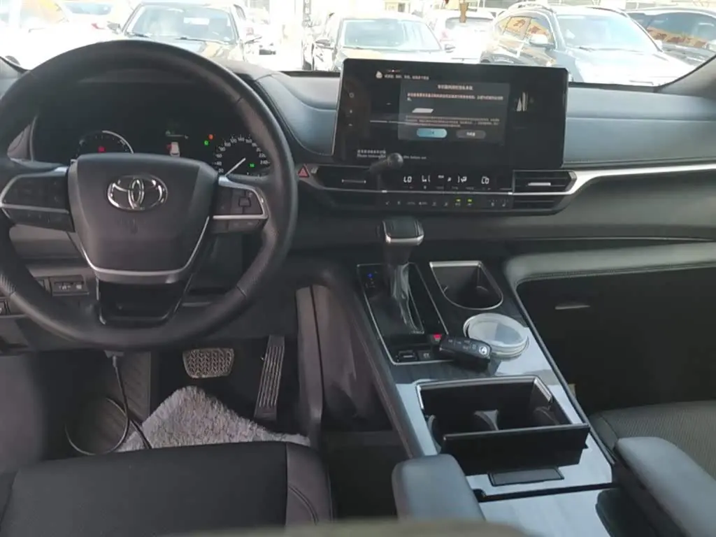 Toyota Sienna 2024 — Photo 10/20
