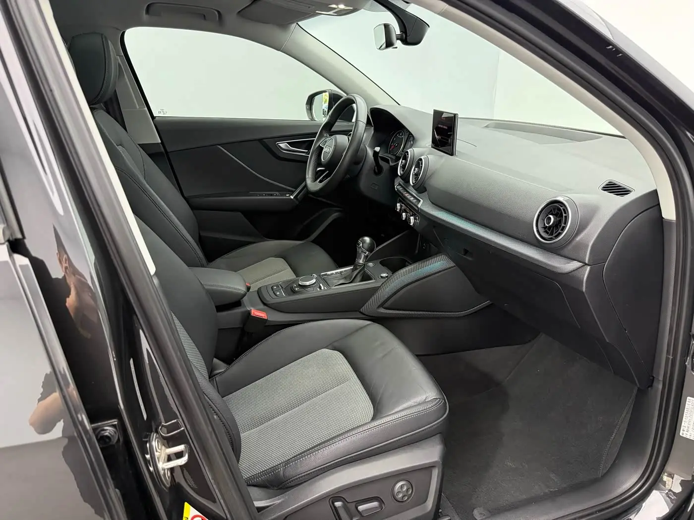 Audi Q2L 2021 — Şəkil 9/16