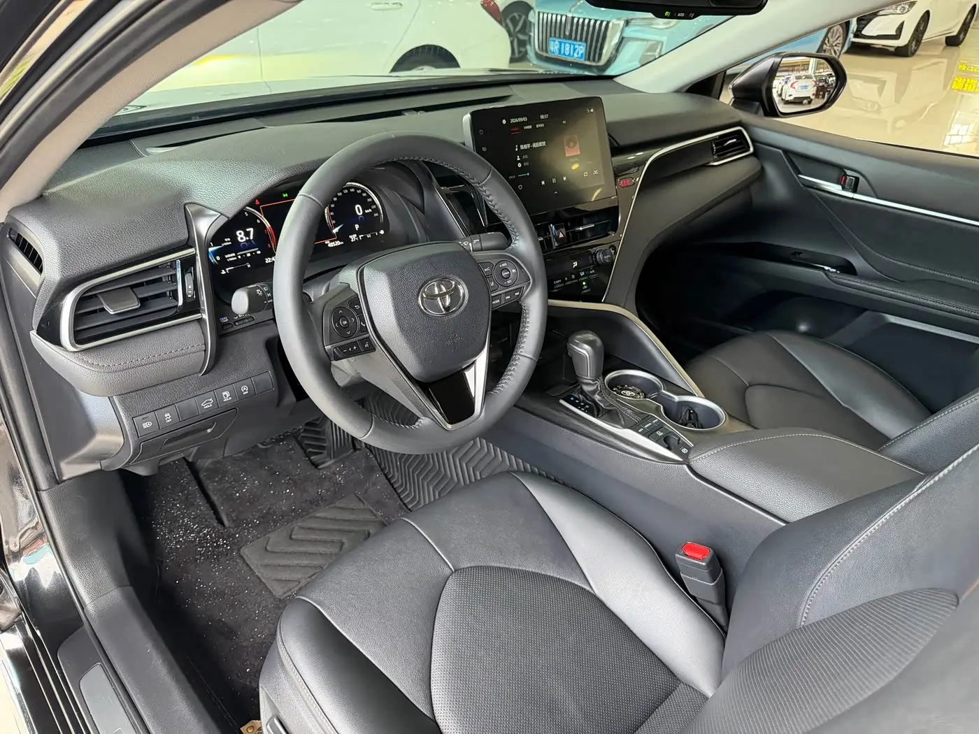 Toyota Camry 2023 — Şəkil 7/17