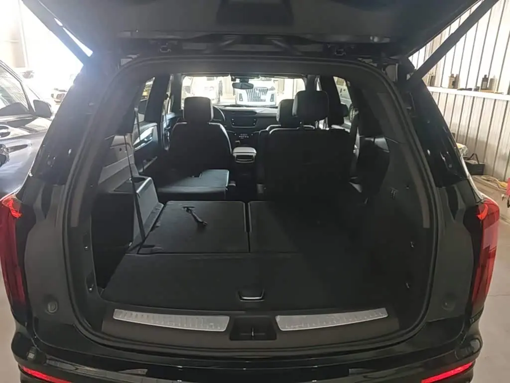 Cadillac XT6 2023 — Фото 19/20