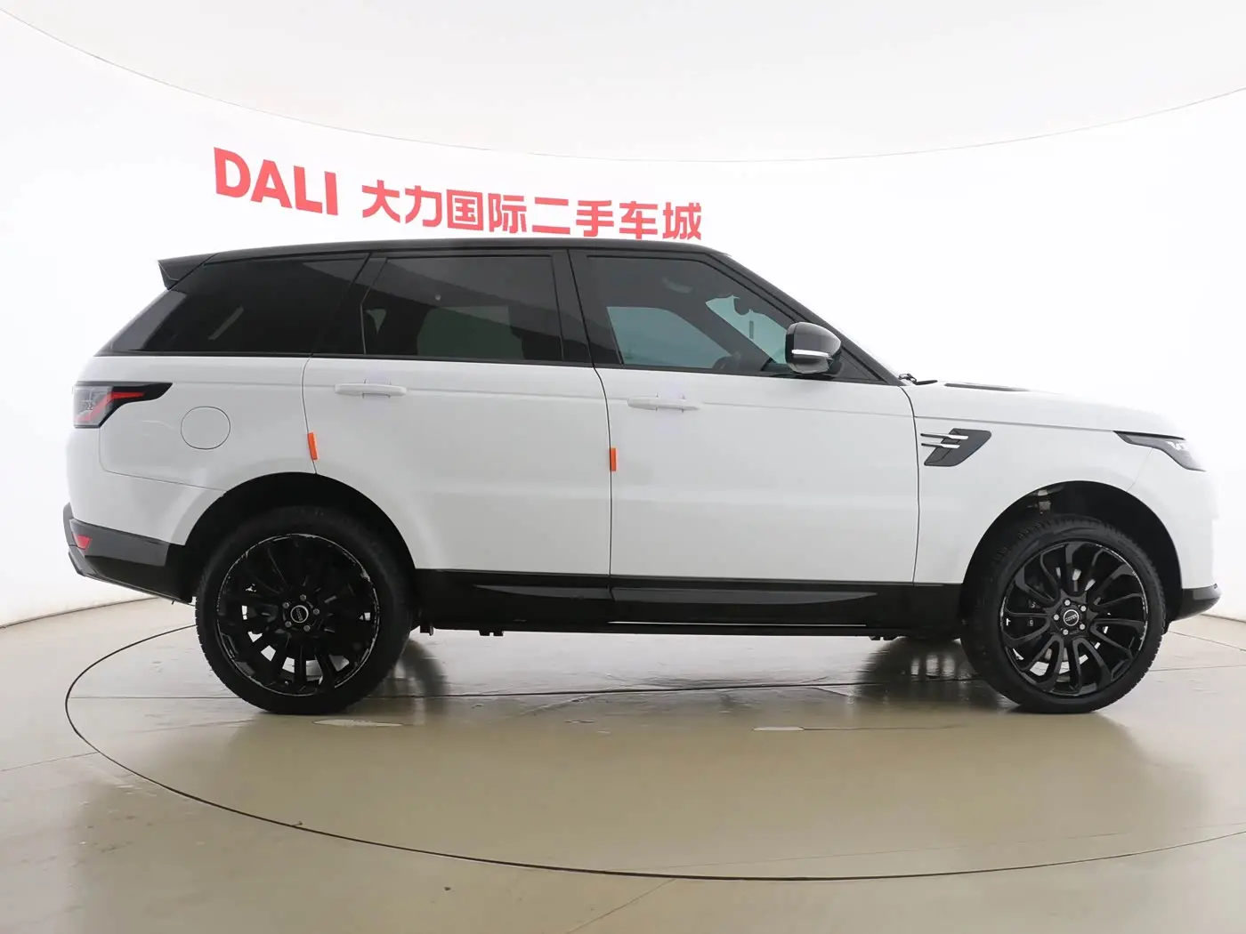 Land Rover Range Rover Sport PHEV 2018 — Photo 12/16