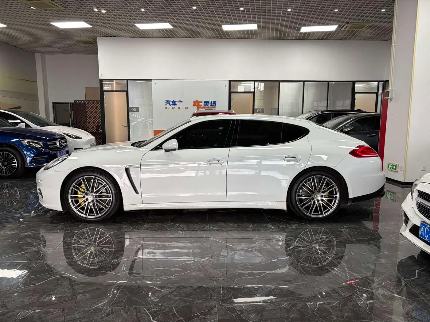 Porsche Panamera 2016 — Фото 4/13