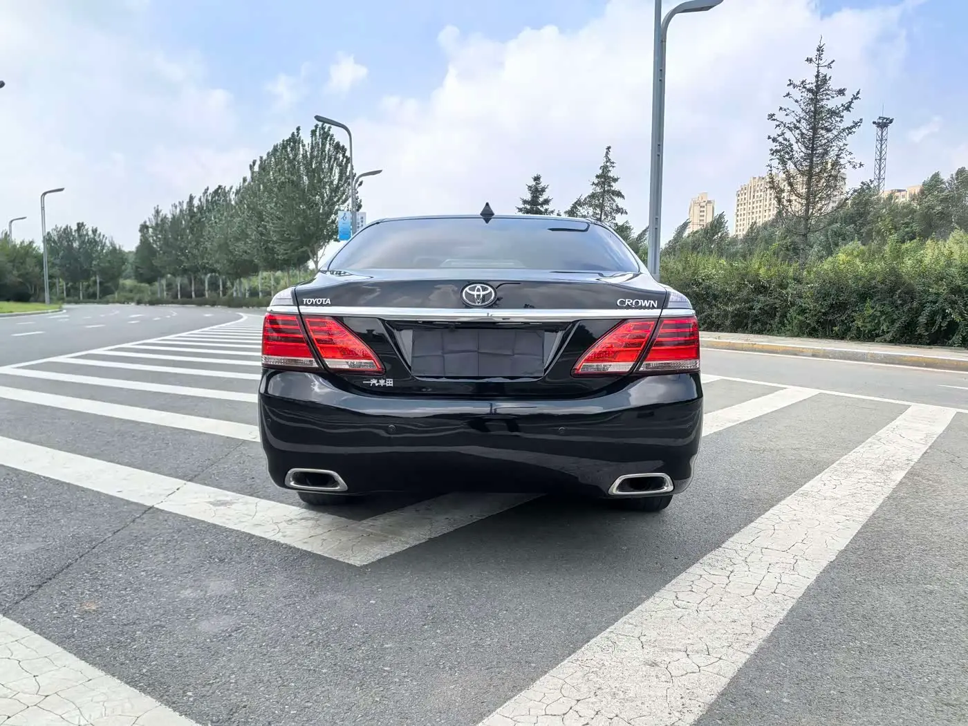 Toyota Crown 2014 — Photo 5/20