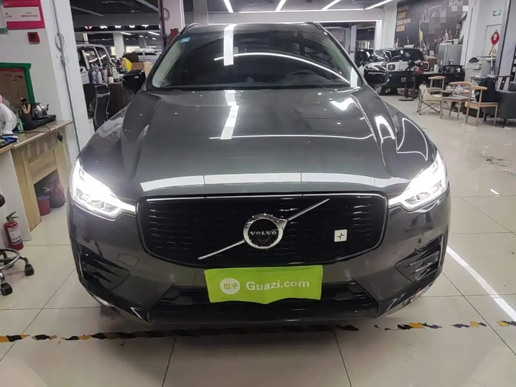 Volvo XC60 2019 — Фото 2/19