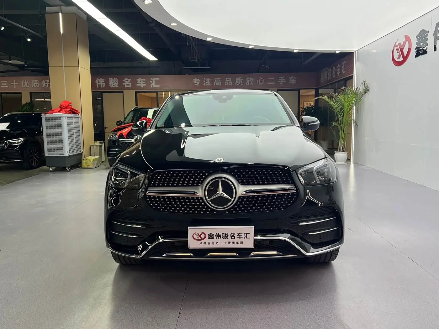 Mercedes-Benz GLE Coupe 2023 — Фото 3/18