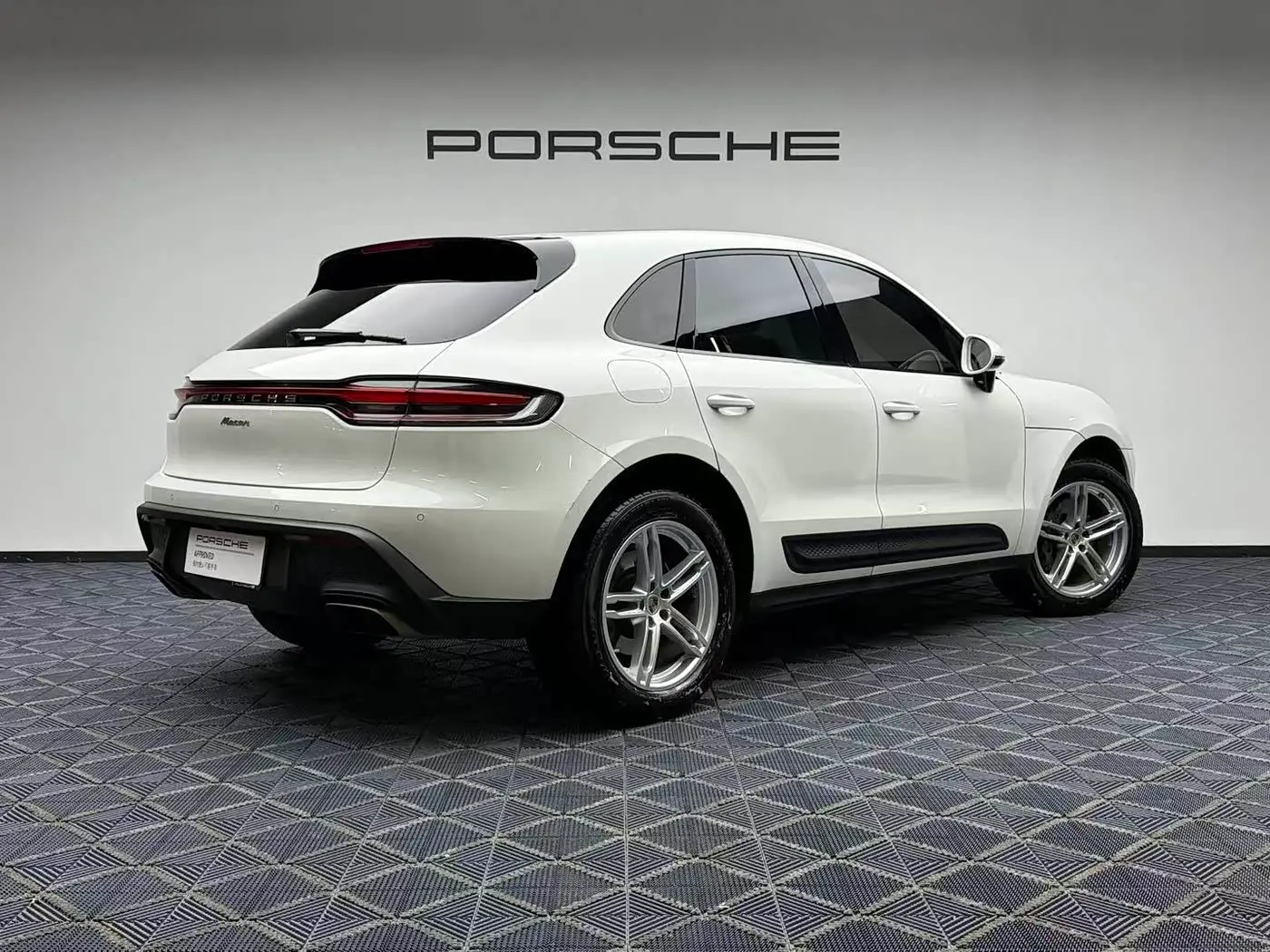 Porsche Macan 2024 — Photo 2/16