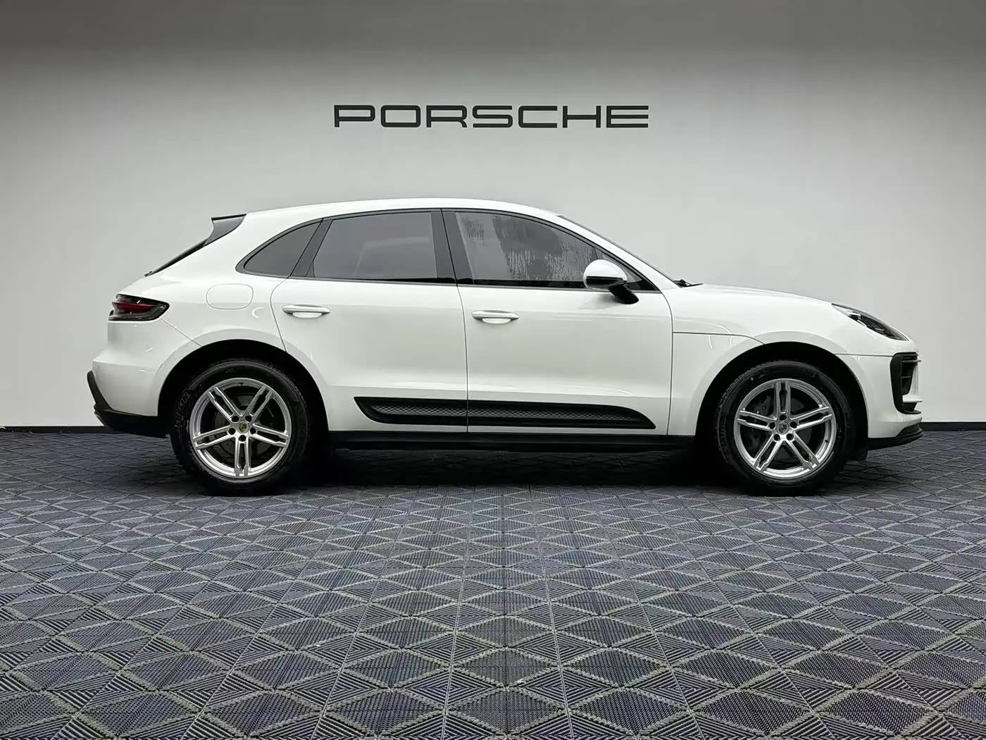 Porsche Macan 2024 — Photo 7/16