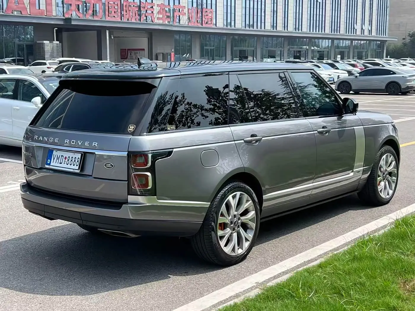 Land Rover Range Rover 2021 — Photo 6/15