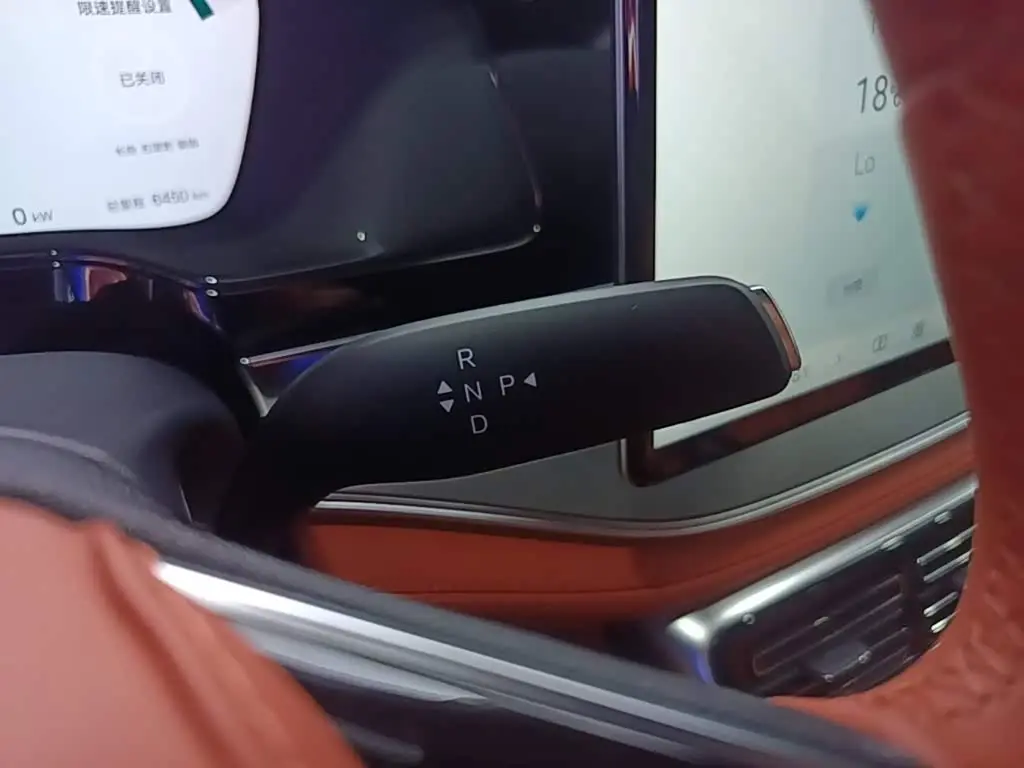 BYD Tang New Energy 2025 — Şəkil 14/20