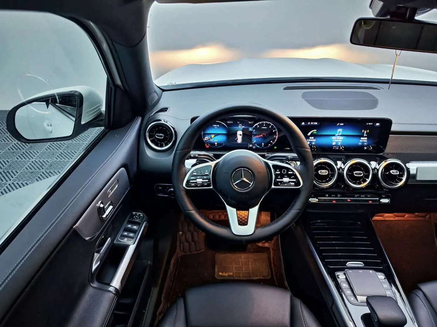 Mercedes-Benz GLB 2021 — Şəkil 14/20