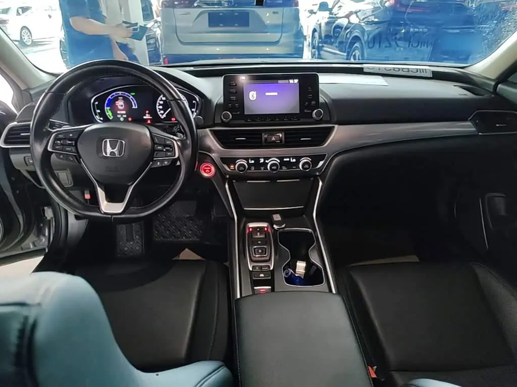 Honda Accord 2021 — Фото 5/19