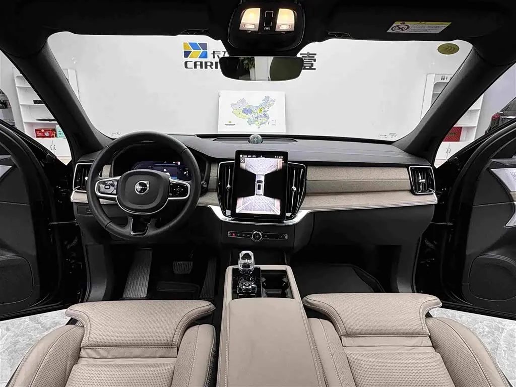 Volvo XC90 Plug-in Hybrid 2025 — Фото 9/17
