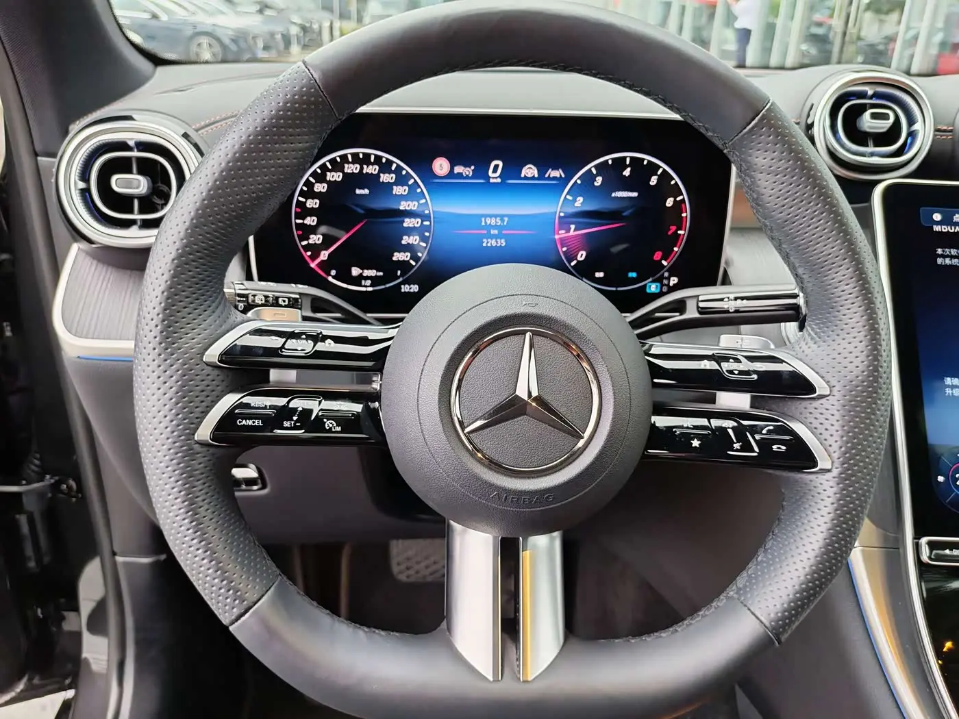 Mercedes-Benz GLC 2024 — Фото 8/20