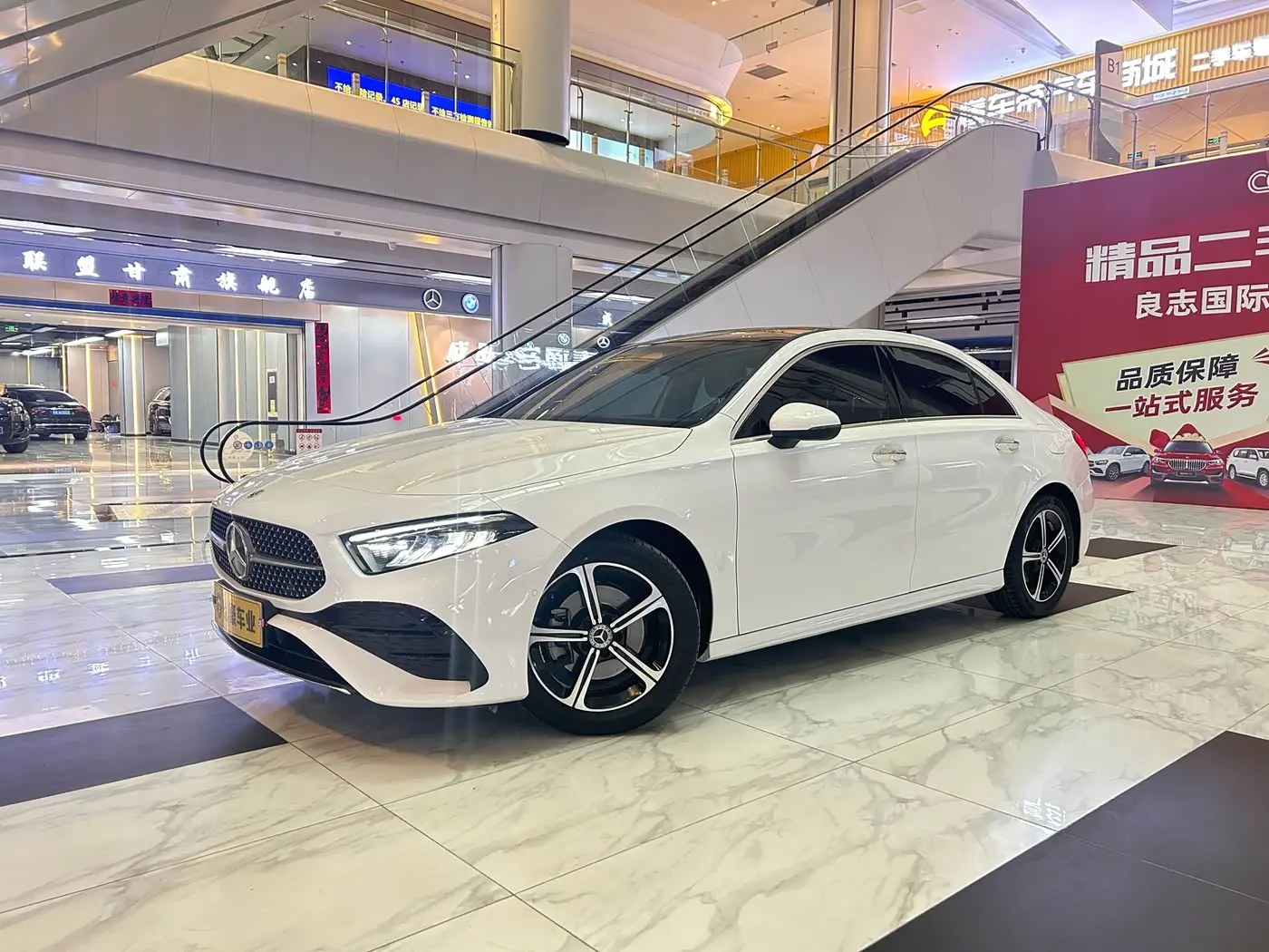Mercedes-Benz A-Class 2023 — Фото 3/17
