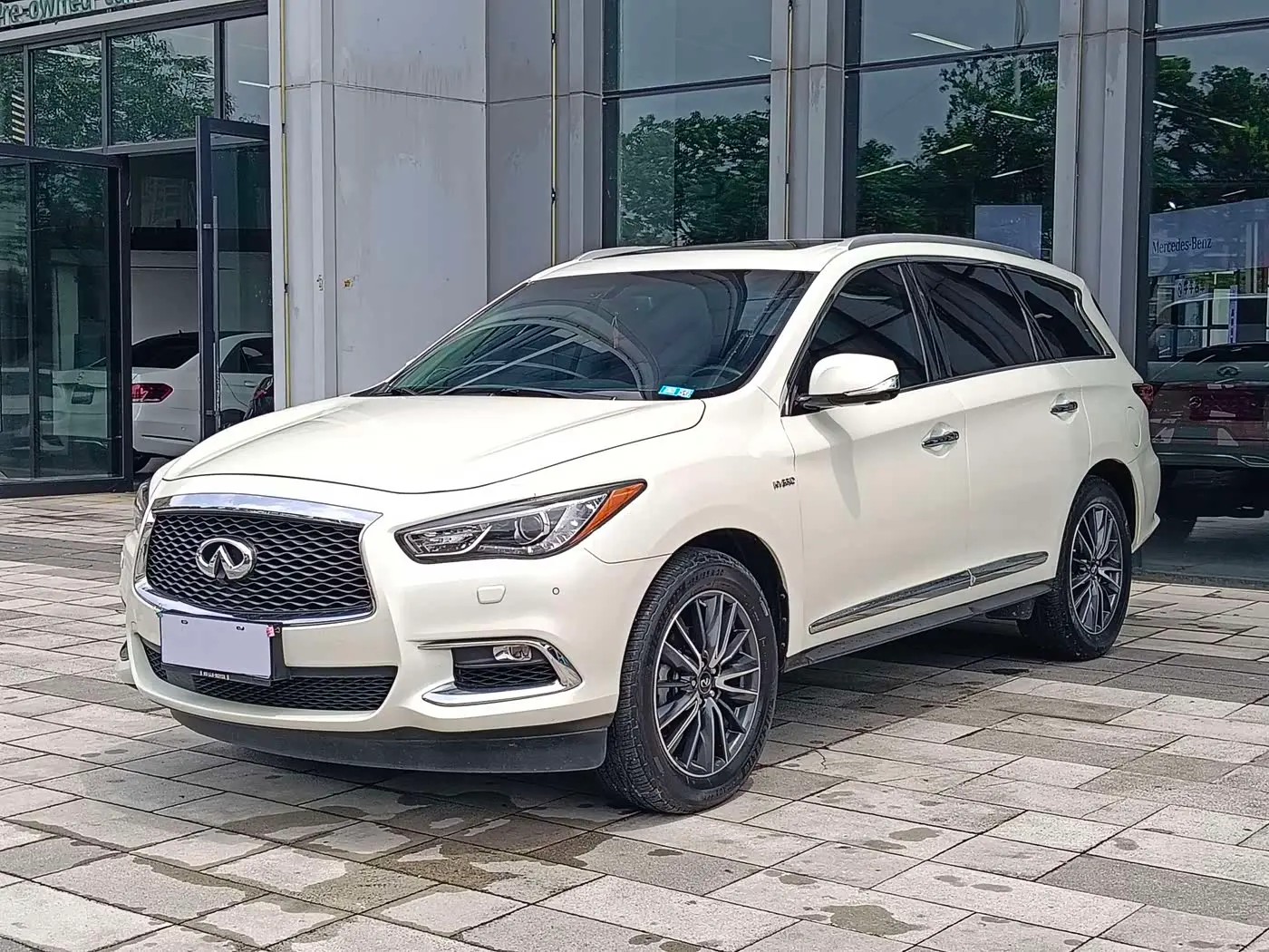 Infiniti QX60 2018 — Фото 1/11