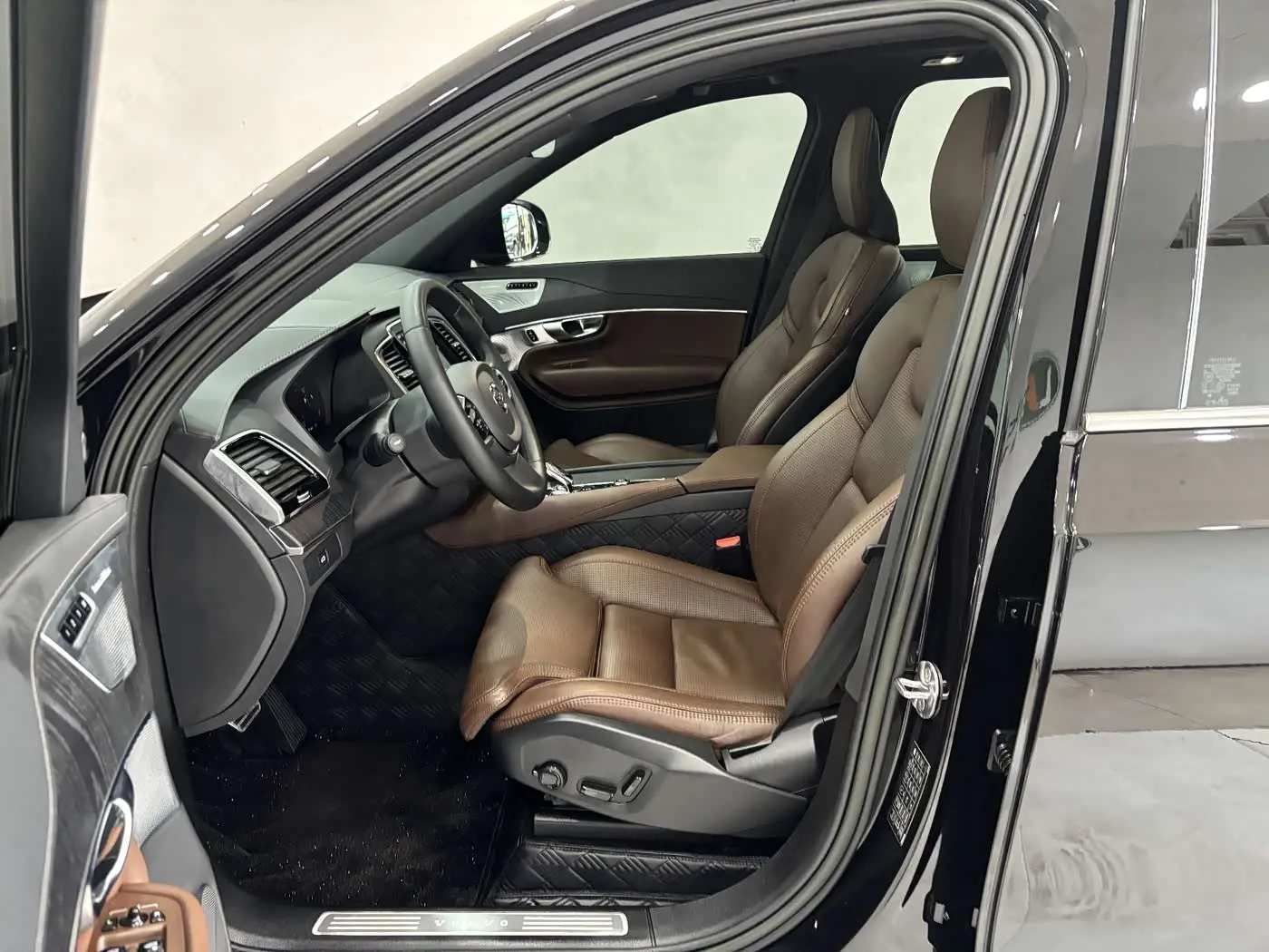 Volvo XC90 2023 — Photo 11/20